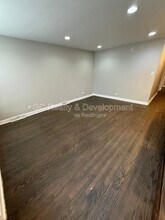 9110 S Essex Ave in Chicago, IL - Building Photo - Building Photo