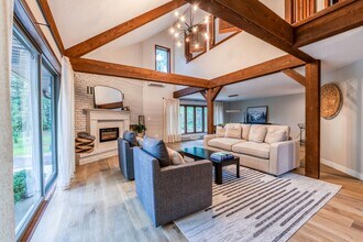 1241 Birchmont Beach Rd NE in Bemidji, MN - Building Photo - Building Photo