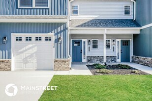 2063 N Sarah Dr in Jeffersonville, IN - Building Photo