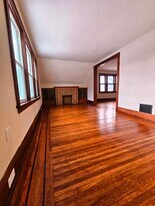 536 Winspear Ave, Unit Upper in Buffalo, NY - Building Photo