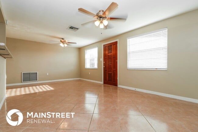 1434 Weyford Ln, Unit 1009 in Holiday, FL - Foto de edificio - Building Photo