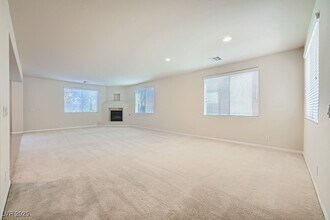 62 Augusta Course Ave in Las Vegas, NV - Building Photo - Building Photo