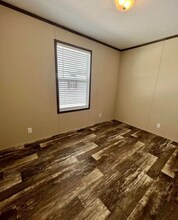 6580 N Hampshire Dr in Holly, MI - Foto de edificio - Building Photo