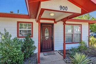 900 Vaquero St in White Settlement, TX - Building Photo - Building Photo