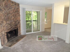 420 S 321st Pl in Federal Way, WA - Building Photo - Building Photo