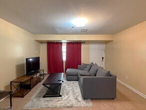86 Hawthorne Ave in Newark, NJ - Building Photo - Building Photo