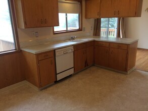 19265 SW Baseline Rd in Beaverton, OR - Building Photo - Building Photo