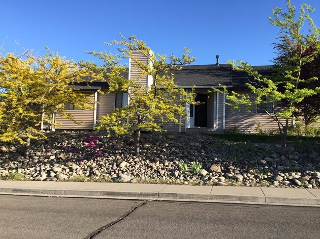 1092 McGee Drive