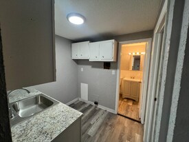 13430 Euclid Ave in East Cleveland, OH - Building Photo