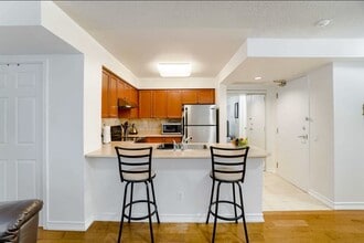 153 Beecroft Rd in Toronto, ON - Building Photo - Building Photo