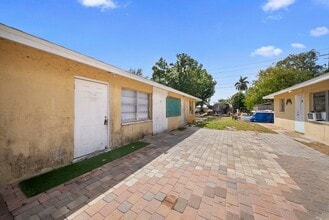 464 Carolina Ave in Ft. Myers, FL - Building Photo - Building Photo