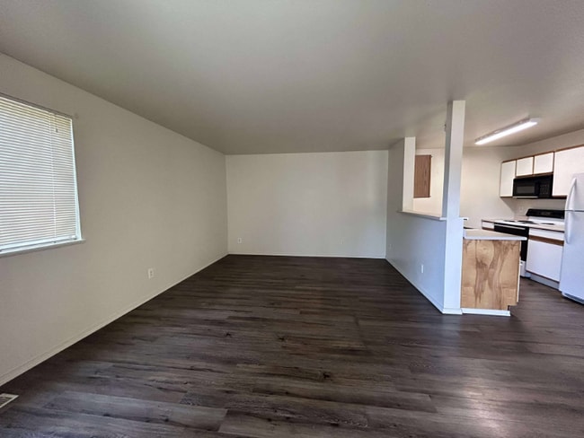 property at 658 Paradise Pl