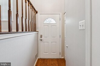 5790 Burke Towne Ct in Burke, VA - Building Photo - Building Photo
