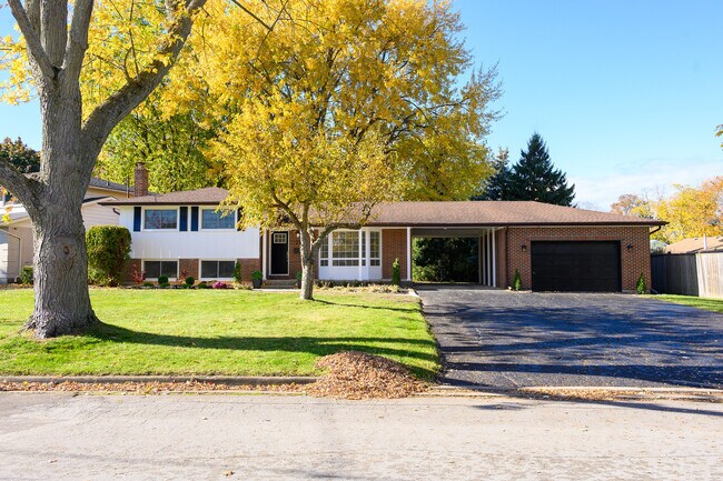 29 Kings Grant Rd in St Catharines, ON - Building Photo - Building Photo