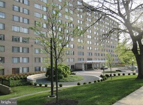 1900 Lyttonsville Rd in Silver Spring, MD - Building Photo