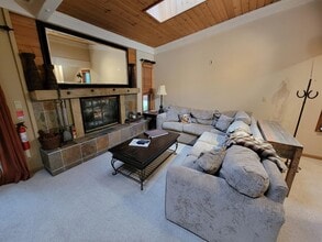 2540 Kinnikinnick Rd in Vail, CO - Building Photo - Building Photo