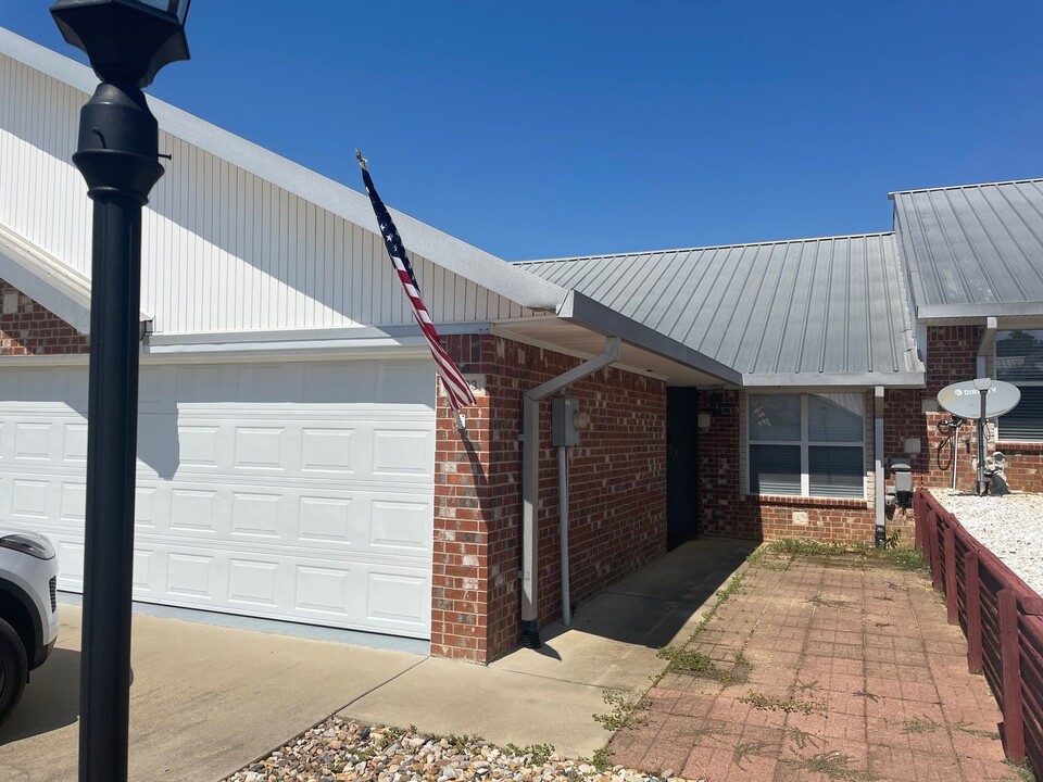 1803 Flagstone Dr in Longview, TX - Building Photo