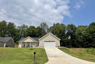 51 Patrick Ct in Madison Heights, VA - Building Photo - Building Photo