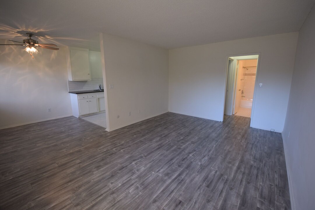 Cambridge Apartments in North Hollywood, CA - Foto de edificio