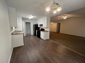 7354 Tracy Ln in Riverdale, GA - Building Photo - Building Photo