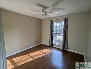 550 Laurenburg Dr in Richmond Hill, GA - Foto de edificio - Building Photo