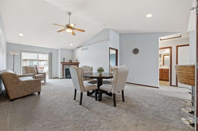 property at 1886 Goose Lake Cir