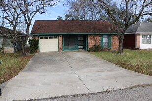 710 W 7th St in Freeport, TX - Building Photo