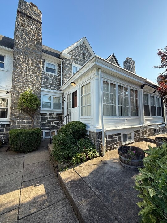 5637 Wyndale Ave in Philadelphia, PA - Foto de edificio