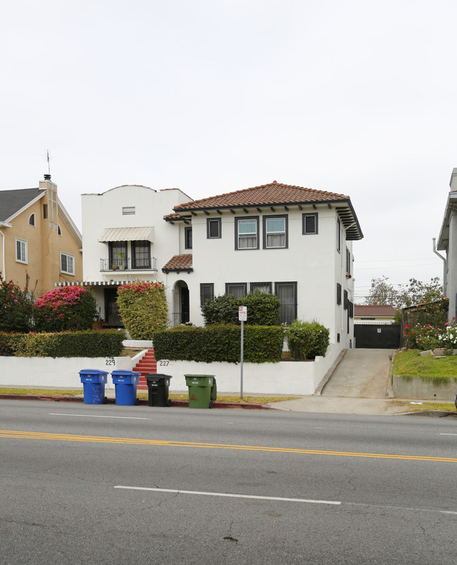 227 S Virgil Ave in Los Angeles, CA - Building Photo - Building Photo