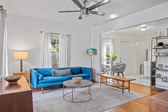 1167 Ridgeway Dr in Austin, TX - Building Photo - Building Photo