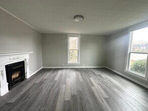 1102 Batts Blvd in Springfield, TN - Foto de edificio - Building Photo