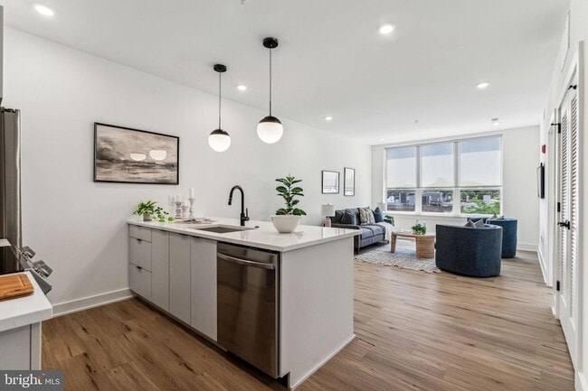 139 W Chelten Ave, Unit 502 in Philadelphia, PA - Building Photo - Building Photo