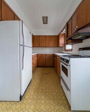 2503 Iowa St in Cedar Falls, IA - Foto de edificio - Building Photo