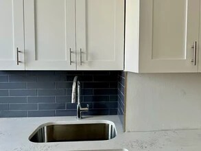 652 Leonard St, Unit Apartment 2 in Brooklyn, NY - Building Photo - Building Photo