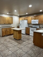 2320 E 2540 S, Unit Basement  Apartment in Saint George, UT - Foto de edificio - Building Photo