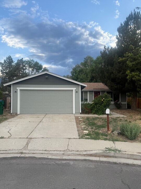 12025 Kernite St in Reno, NV - Building Photo