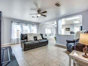 201 Sil Cove in Leander, TX - Building Photo - Building Photo