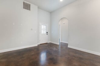 1128 Norfolk Ln in Kerrville, TX - Building Photo - Building Photo