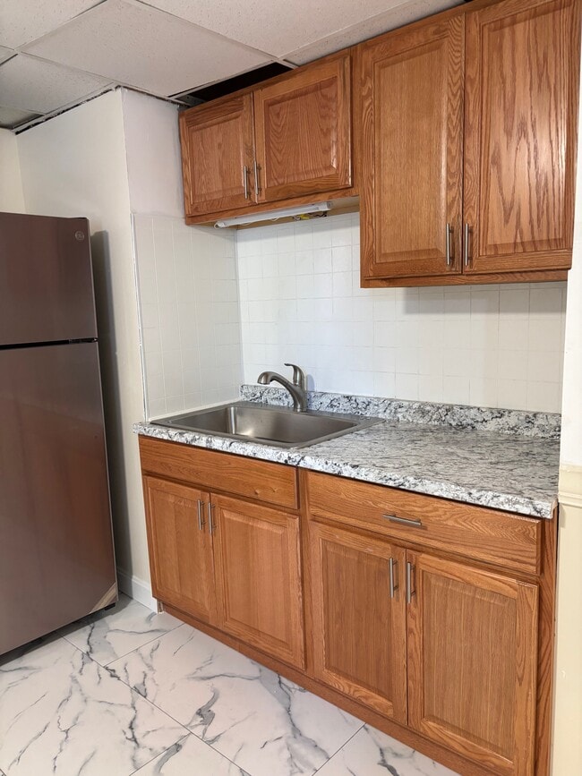 338 Highland St, Unit 340 1st in Worcester, MA - Building Photo - Building Photo