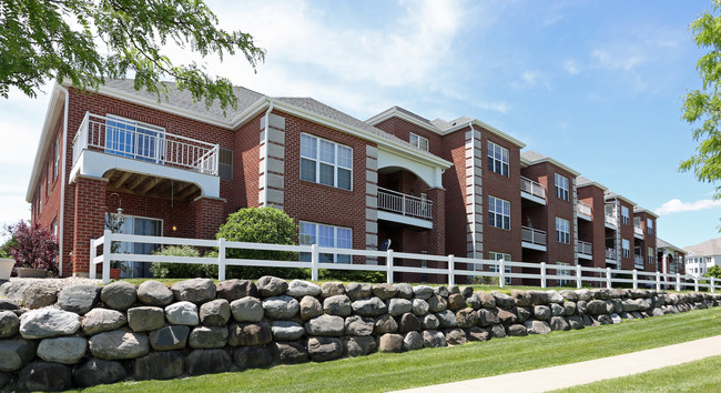 Barrington Place in Madison, WI - Foto de edificio - Building Photo