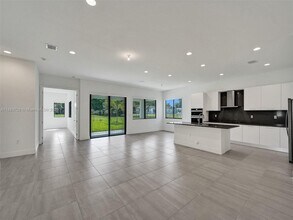 5736 SW 104th Terrace in Cooper City, FL - Building Photo - Building Photo