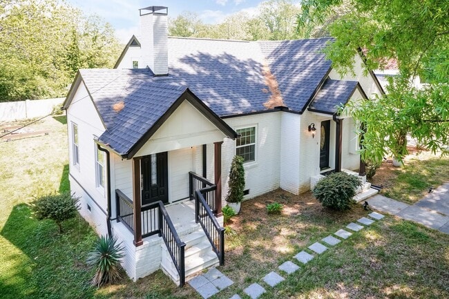 409 S Dogwood Ave in Siler City, NC - Building Photo - Building Photo