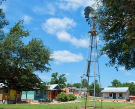 607 Live Oak St in Gatesville, TX - Building Photo - Building Photo