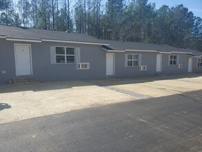 147 Brim St, Unit C in Dawson, GA - Foto de edificio - Building Photo