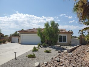 683 Ventana Ridge in Palm Springs, CA - Foto de edificio - Building Photo