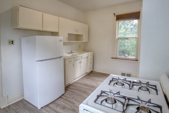 426 Biddle Ave, Unit 2 in Pittsburgh, PA - Building Photo - Building Photo