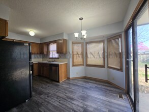 5912 W 40th St S in Wichita, KS - Building Photo - Building Photo