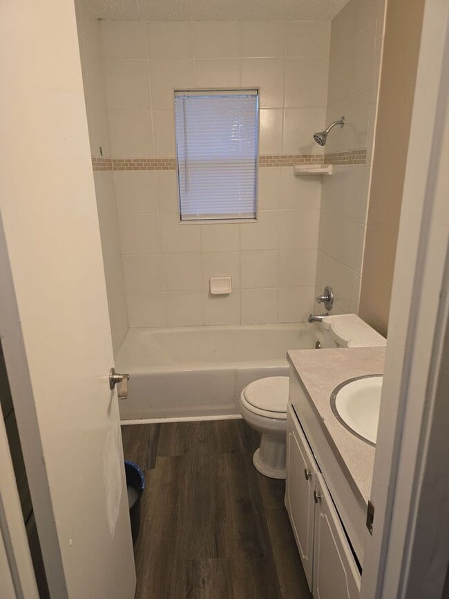 1903 Orbit Dr in Bossier City, LA - Foto de edificio - Building Photo