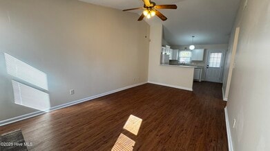 218 Cedar Crk Dr in Jacksonville, NC - Building Photo - Building Photo