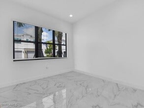 20135 Camellia Crosse Ln in Estero, FL - Foto de edificio - Building Photo